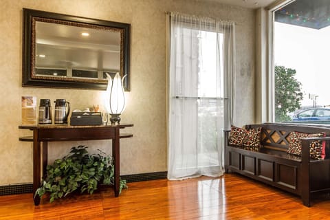 Lobby or reception, On site