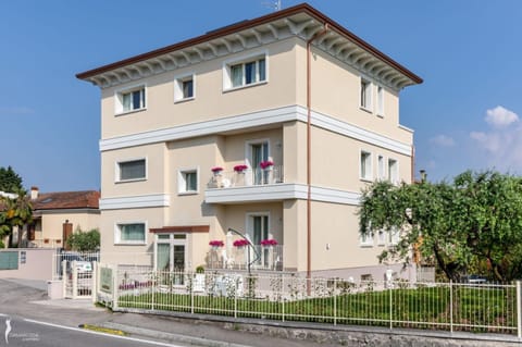 Villa Luisa Rooms&Breakfast Alojamiento y desayuno in Peschiera del Garda