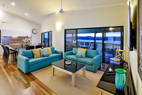 Casuarina 16 - 3 Bedroom House With 180 Degree Ocean Views, Buggy & Valet Service Maison in Whitsundays