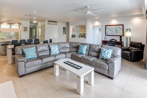 POINCIANA 101 HAMILTON ISLAND CENTRALLY LOCATED 3 BEDROOM, plus BUGGY!! Copropriété in Whitsundays