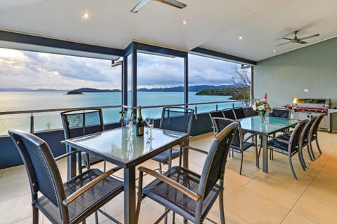 Oceanfront Villa 12 The Edge On Hamilton Island Condominio in Whitsundays