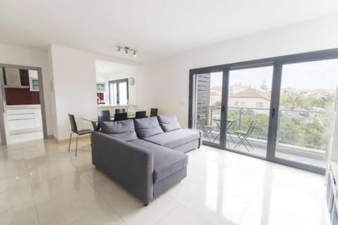 modern flat Apartment in Estoril