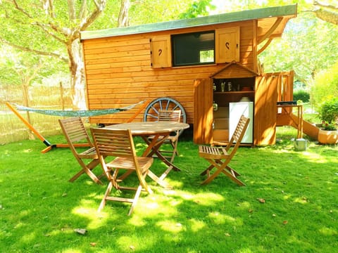 Patio, Garden, Dining area