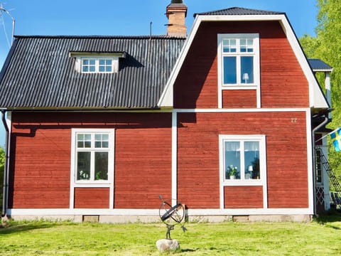 Orsastuguthyrning-Kyrkbyn House in Sweden