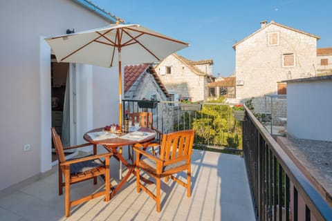 Day, View (from property/room), Balcony/Terrace, Landmark view