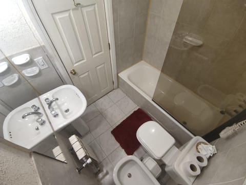 Shower, Toilet, Bathroom, Bath, bidet, heating, internet