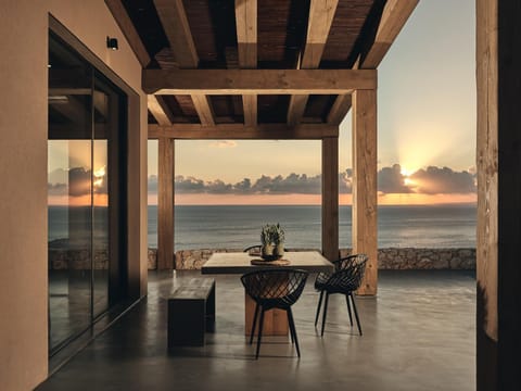 Dining area, Sea view, Sunrise