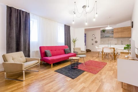 Quiet Old Town Hideout Apartment in Cluj-Napoca