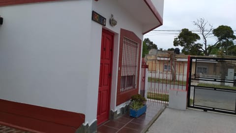 Complejo AleMar Casa in San Clemente del Tuyú