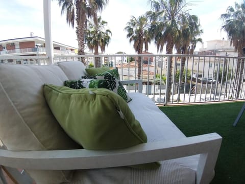 Family Deluxe Apartment Beach Appartement in Castelldefels