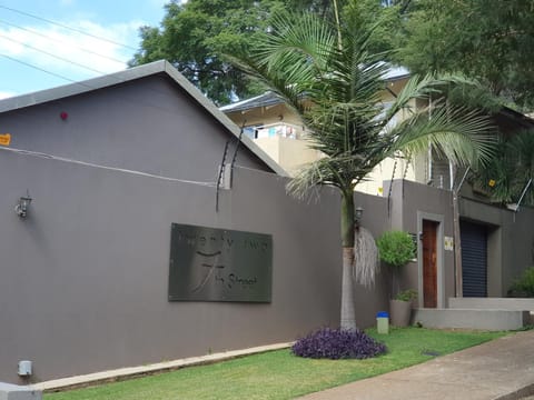 7th Street Guesthouse Bed and Breakfast in Johannesburg