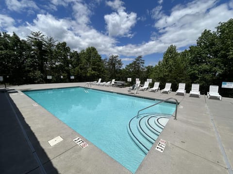 Day, Pool view, Swimming pool, sunbed