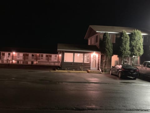 Airways Motel Motel in Cold Lake