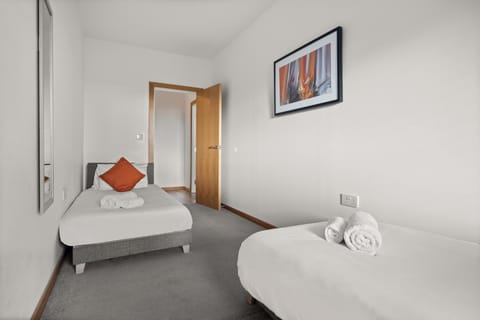 Comfortable Modern Apartment in Swindon, FREE parking sleeps up to 5 Apartamento in Swindon