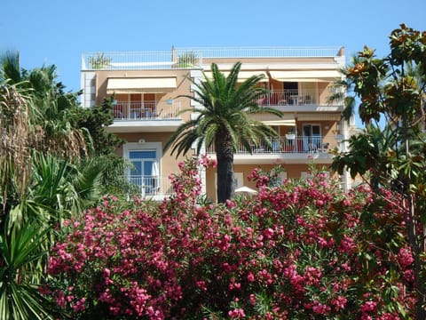 Residence Veles Plage Apartahotel in Cannes
