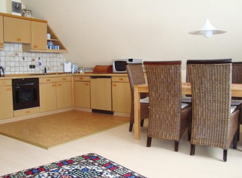 Day, Kitchen or kitchenette, Photo of the whole room, Decorative detail, Decorative detail, Seating area, Dining area