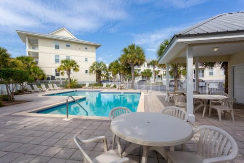 Gulf Island Condos Apartment in Pensacola Beach