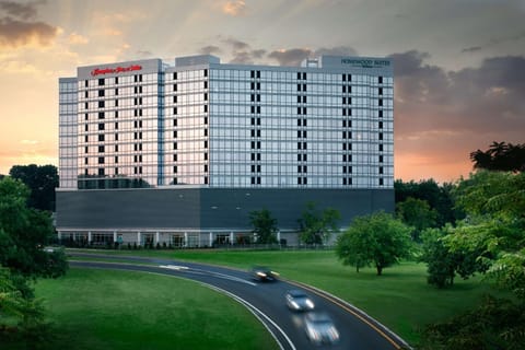 Homewood Suites By Hilton Teaneck Glenpointe Hotel in Leonia