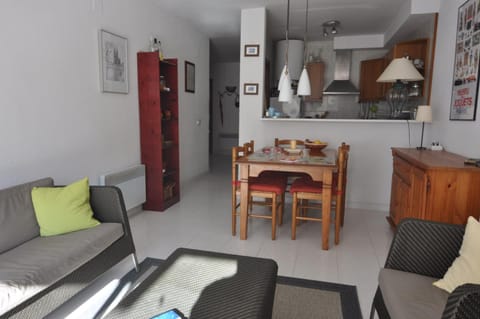 RNET - Figueres Apartment in Roses
