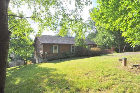 Creekview Cabin - A Perfect Escape Chalet in Shenandoah Valley