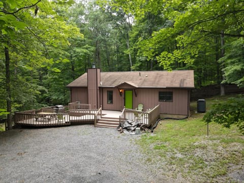 Dogwood Knoll - Wooded Escape Chalet in Shenandoah Valley