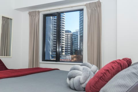 Bedroom, City view