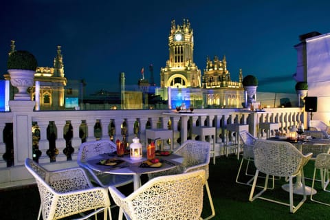 Restaurant/places to eat, Night, Balcony/Terrace