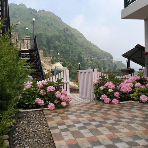 VEENUS'S COTTAGE SUPERIOR VILLA MUSSOORIE WITH Breakfast Villa in Uttarakhand