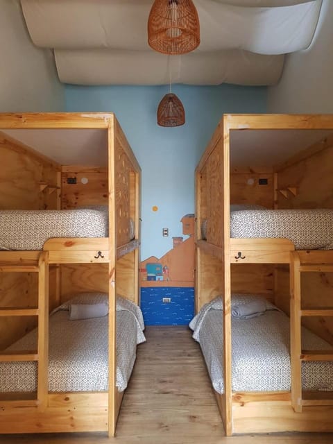 Bedroom, bunk bed