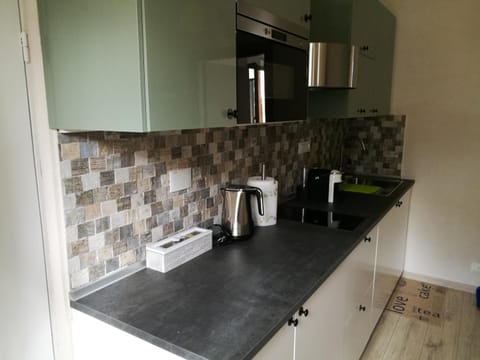 Coffee/tea facilities, Kitchen or kitchenette