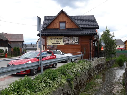 Property building, Day, Street view, Parking