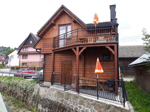 Property building, Day, Street view, Location