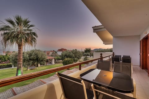 Natural landscape, View (from property/room), Balcony/Terrace