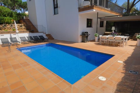 Villa Sierra with Private Pool Chalet in Calella de Palafrugell