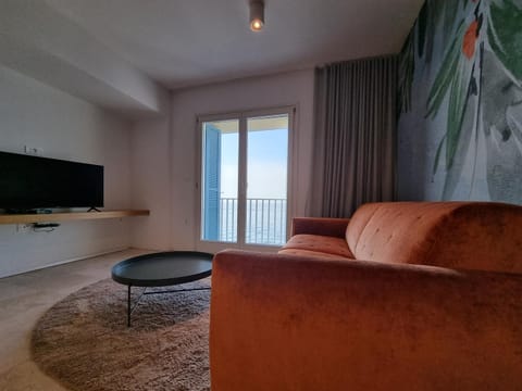 TV and multimedia, Living room, Sea view