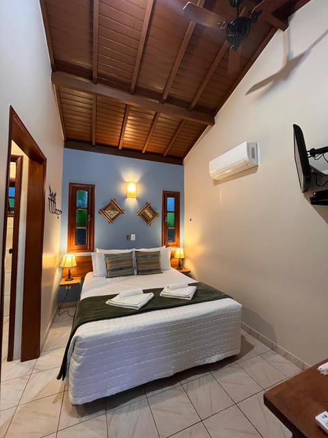 Bed, TV and multimedia, Bedroom, air conditioner