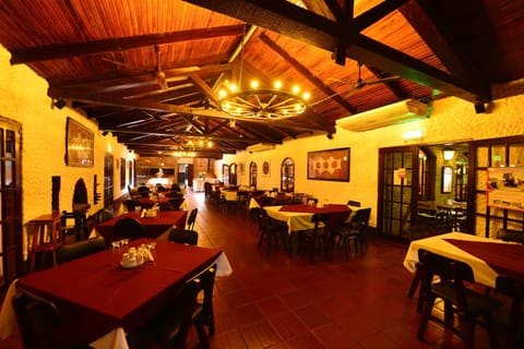 Restaurant/places to eat, Lounge or bar