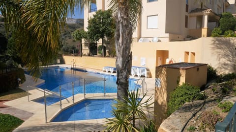 Spring, Day, Swimming pool