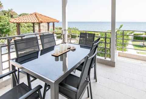 Natural landscape, View (from property/room), Balcony/Terrace, Sea view