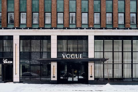 Vogue Hotel Montreal Downtown, Curio Collection by Hilton Hotel in Montreal