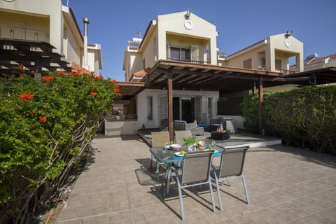 Meneou Beachfront Villa Villa in Larnaca District