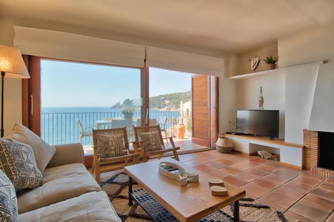 Exclusive Position Front Line Apartments Calau Wohnung in Calella de Palafrugell
