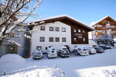 Facade/entrance, Winter