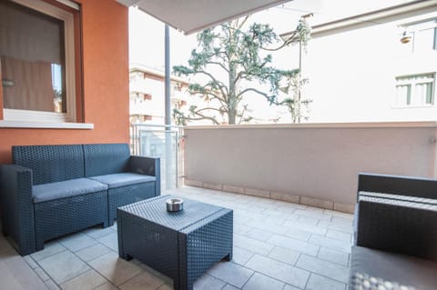 Balcony/Terrace, City view, Street view