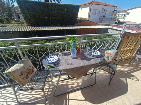 Property building, Breakfast