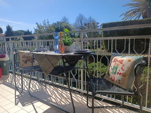 Property building, Breakfast