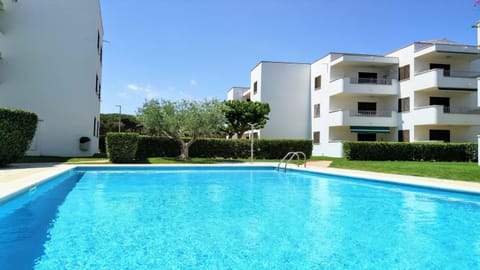 Property building, Garden, Swimming pool