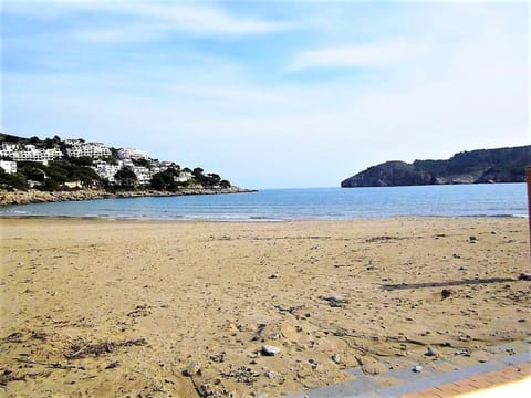 Nearby landmark, Natural landscape, Beach