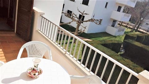 Balcony/Terrace, Garden view