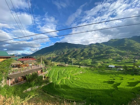 Nearby landmark, Spring, Day, Natural landscape, Mountain view